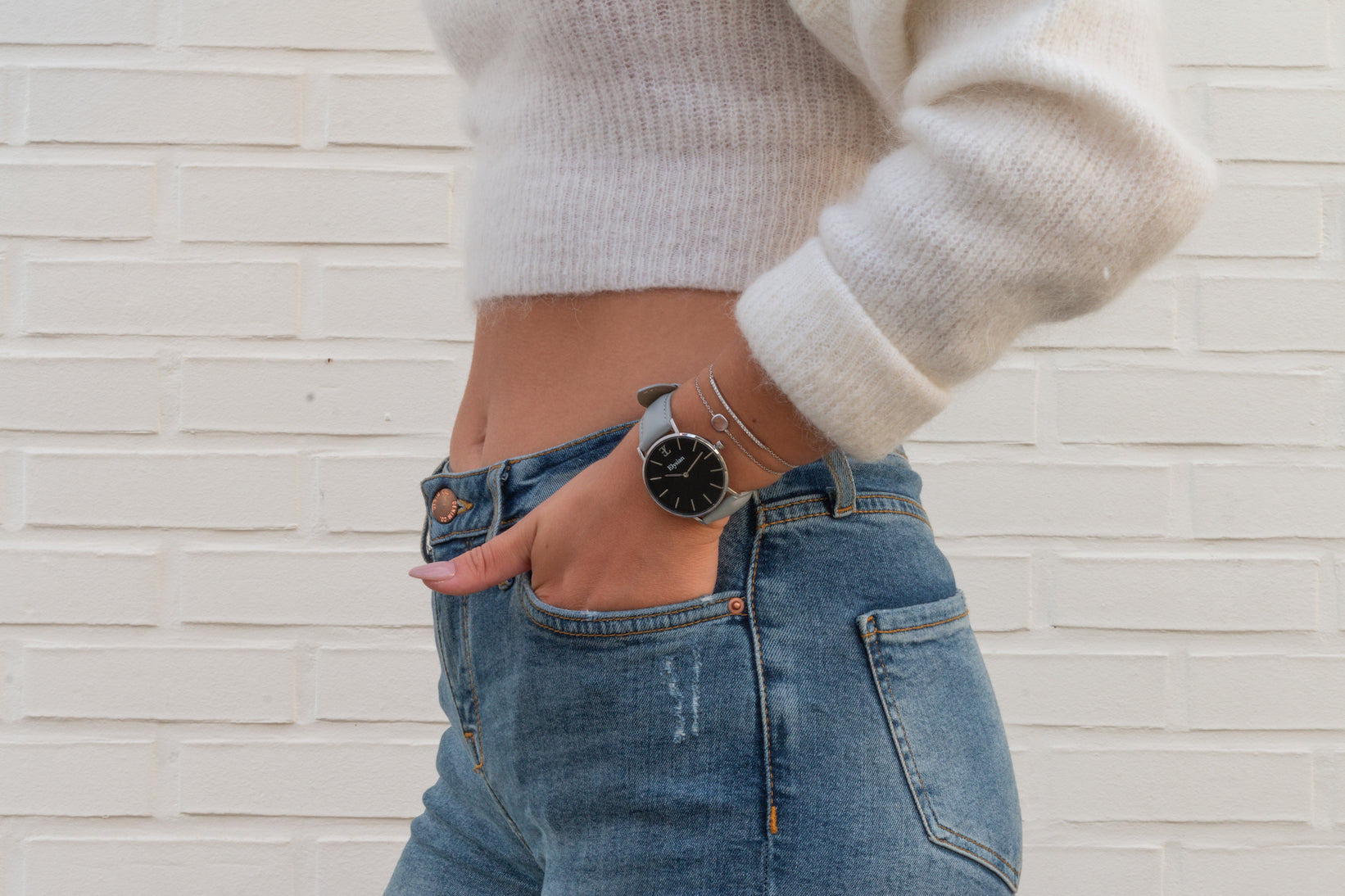elysian-zilveren-dames-horloge-zwart-plaat-grijs-klassiek-leder-horlogeband-ELY02120-second