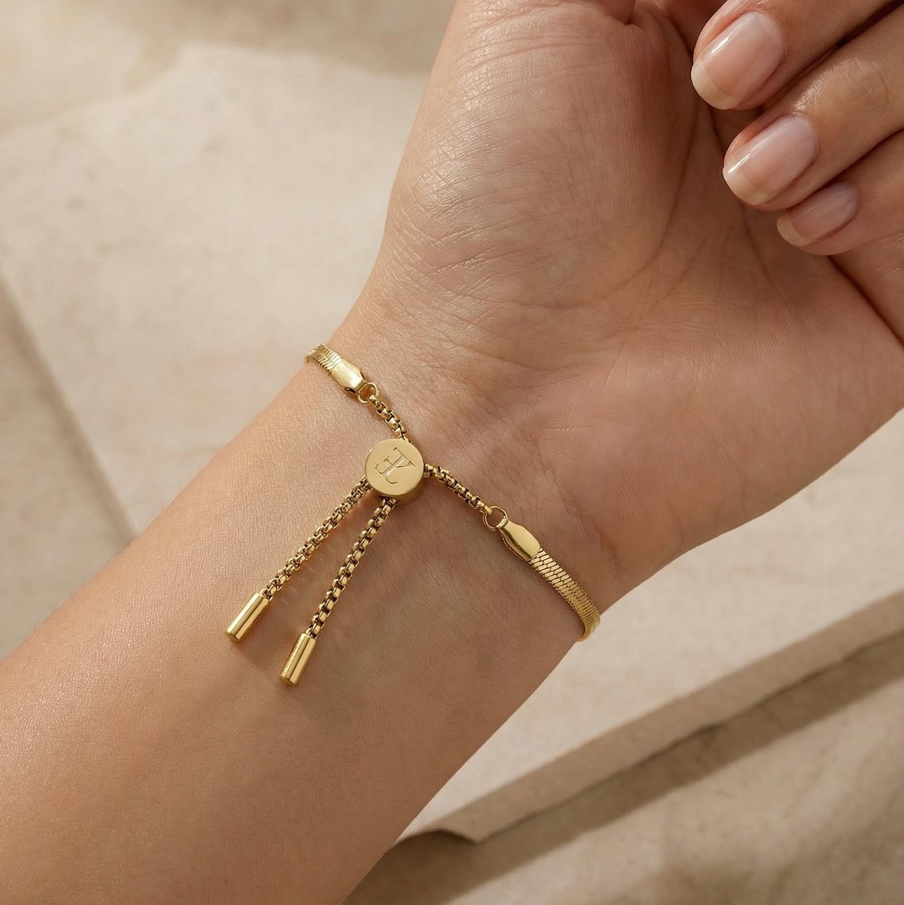 elysian-dames-armband-goud-ELYBW0902-hand-back