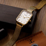 elysian-gouden-dames-horloge-wit-plaat-goud-mesh-horlogeband-ELYWW20216-scene3