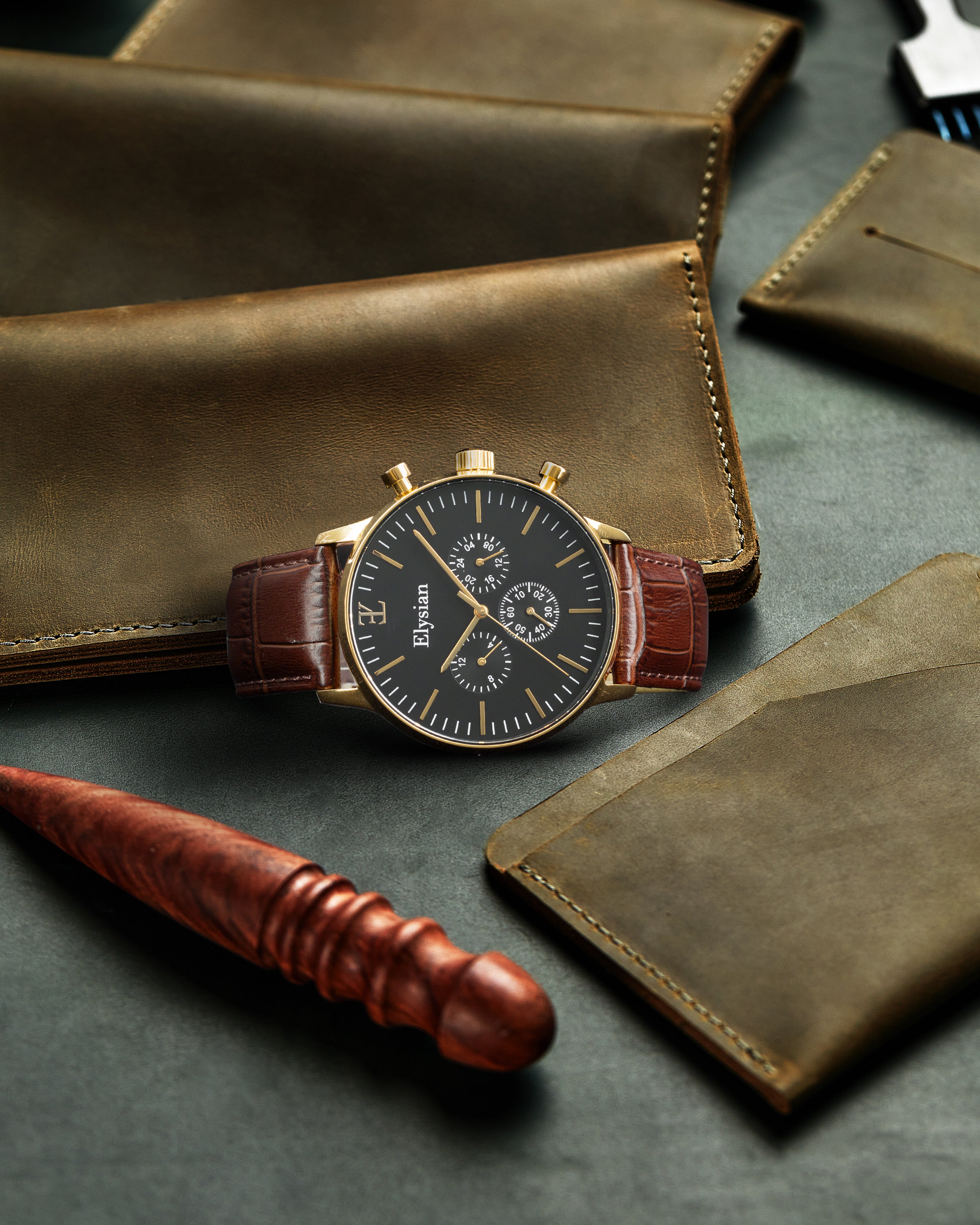 elysian-gouden-heren-horloge-zwart-plaat-bruin-croco-horlogeband-extra1