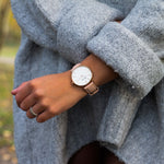 elysian-rose-gouden-dames-horloge-wit-plaat-roze-klassiek-leder-horlogeband-ELY01230-second
