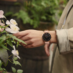 elysian-rose-gouden-dames-horloge-zwart-plaat-roze-klassiek-leder-horlogeband-ELY01140-model