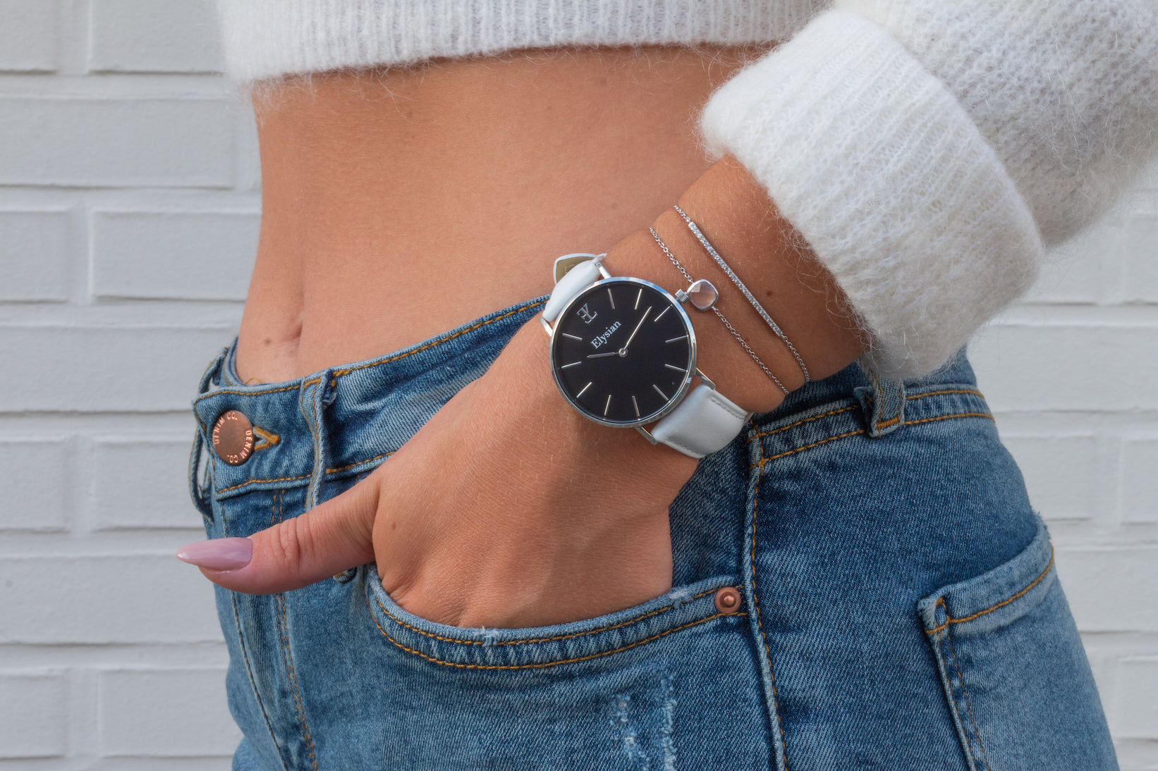 elysian-zilveren-dames-horloge-zwart-plaat-wit-klassiek-leder-horlogeband-ELY02140-second