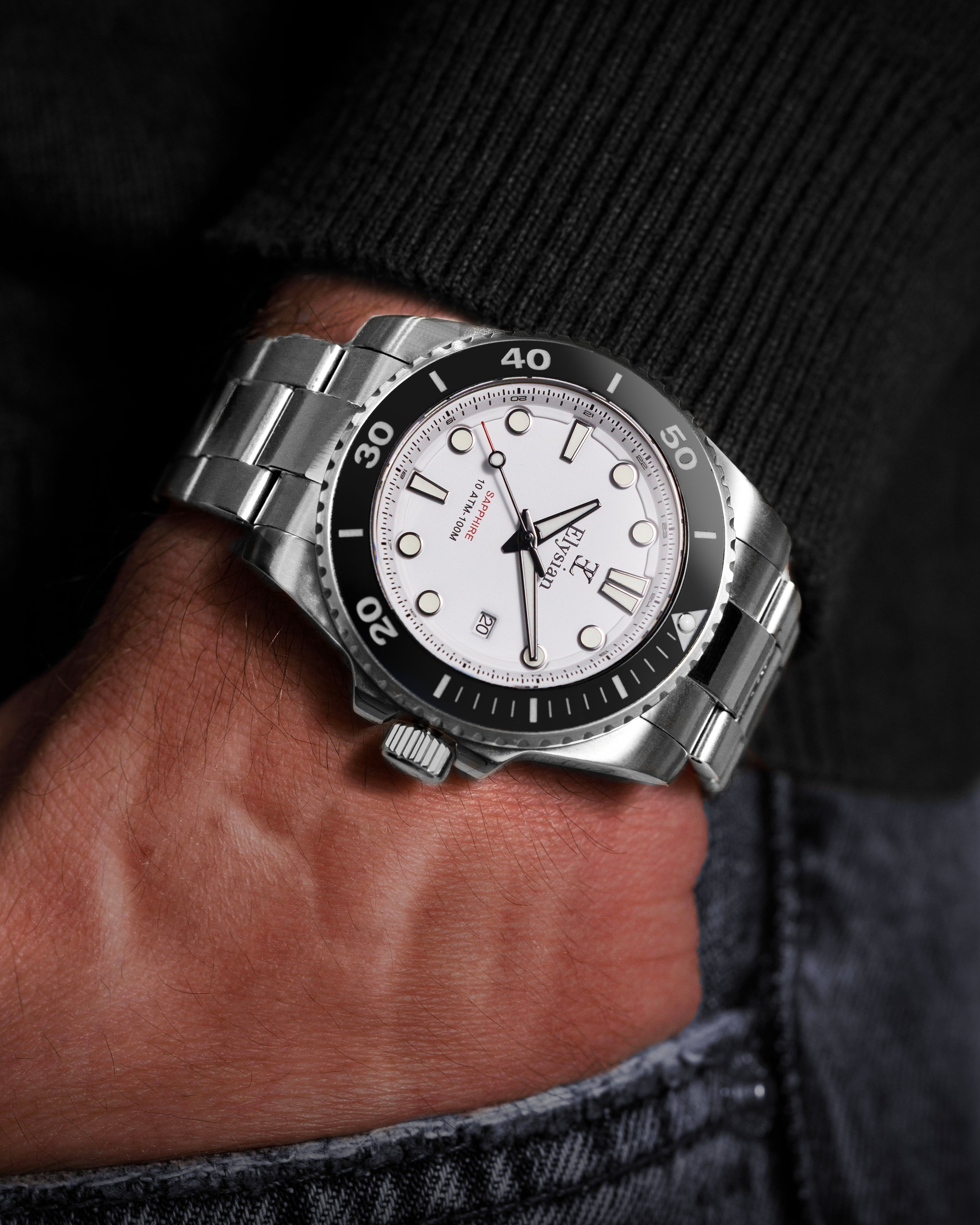 elysian-zilveren-heren-horloge-42mm-wit-plaat-zilver-schakelband-horlogeband-ELYWM11241-wrist2