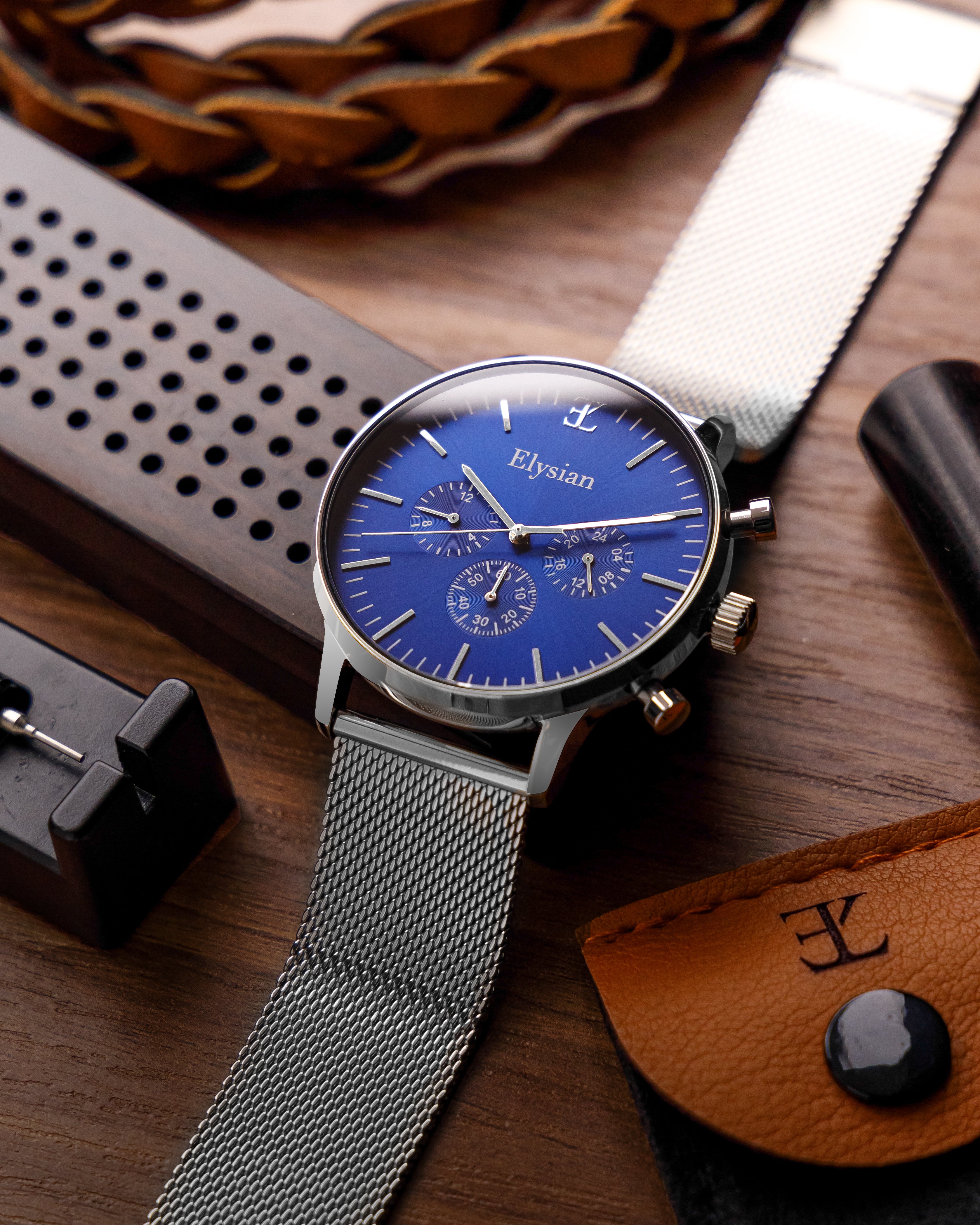 elysian-zilveren-heren-horloge-blauw-plaat-zilver-mesh-horlogeband-ELYWM01031-scene