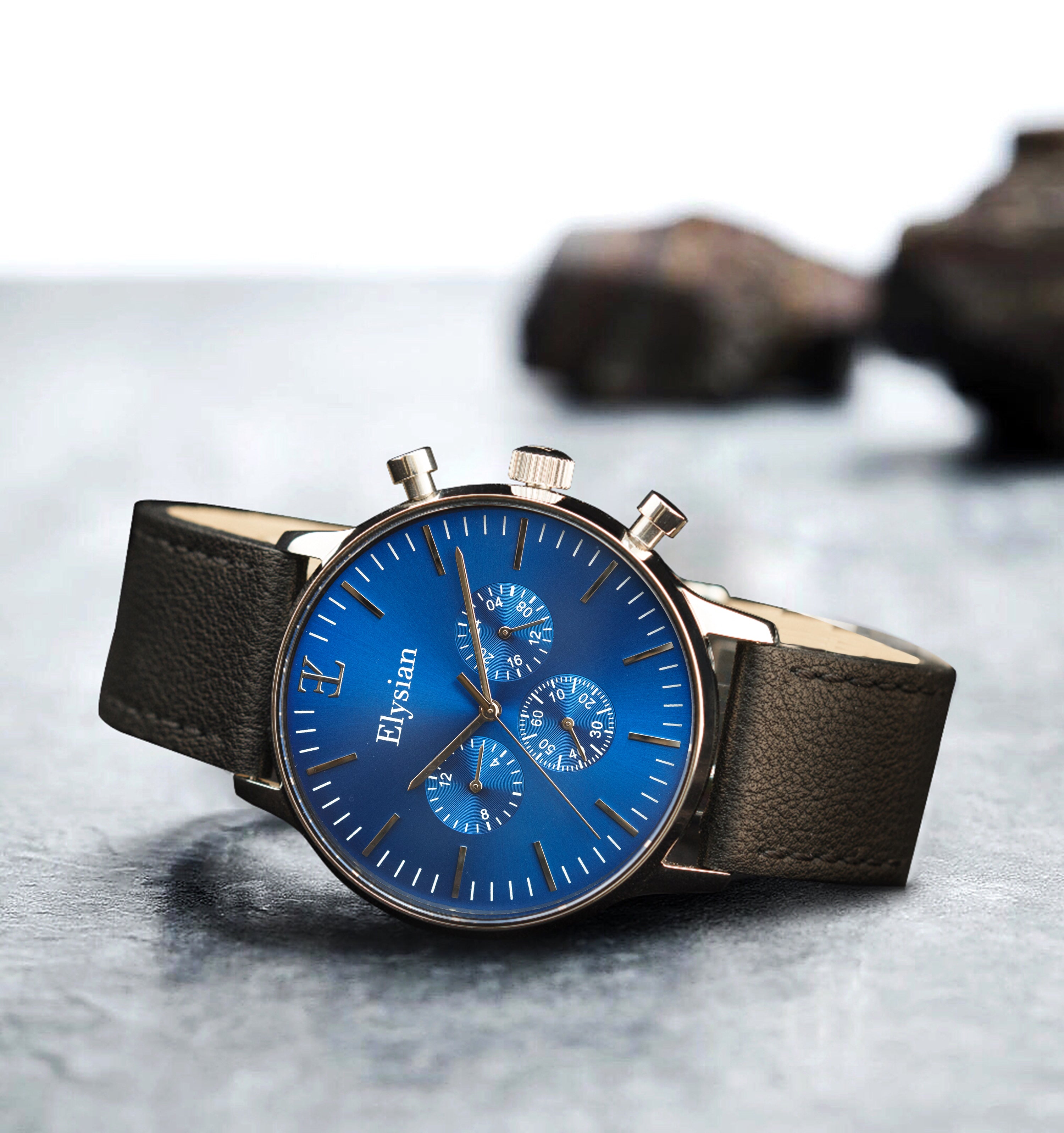 elysian-zilveren-heren-horloge-blauw-plaat-zwart-vintage-leder-horlogeband-ELYWM01020-second