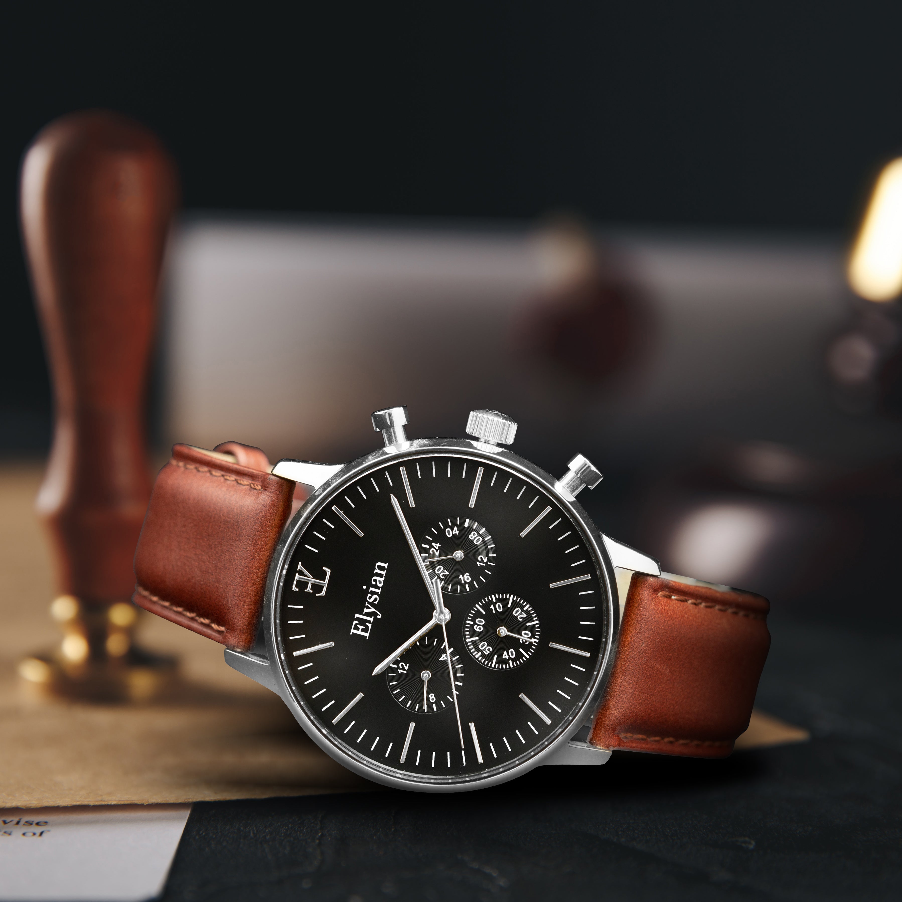 elysian-zilveren-heren-horloge-zwart-plaat-bruin-klassiek-leder-horlogeband-ELYWM01113-second