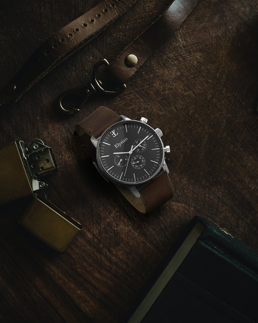 elysian-zilveren-heren-horloge-zwart-plaat-donkerbruin-vintage-leder-horlogeband-ELYWM01124-second