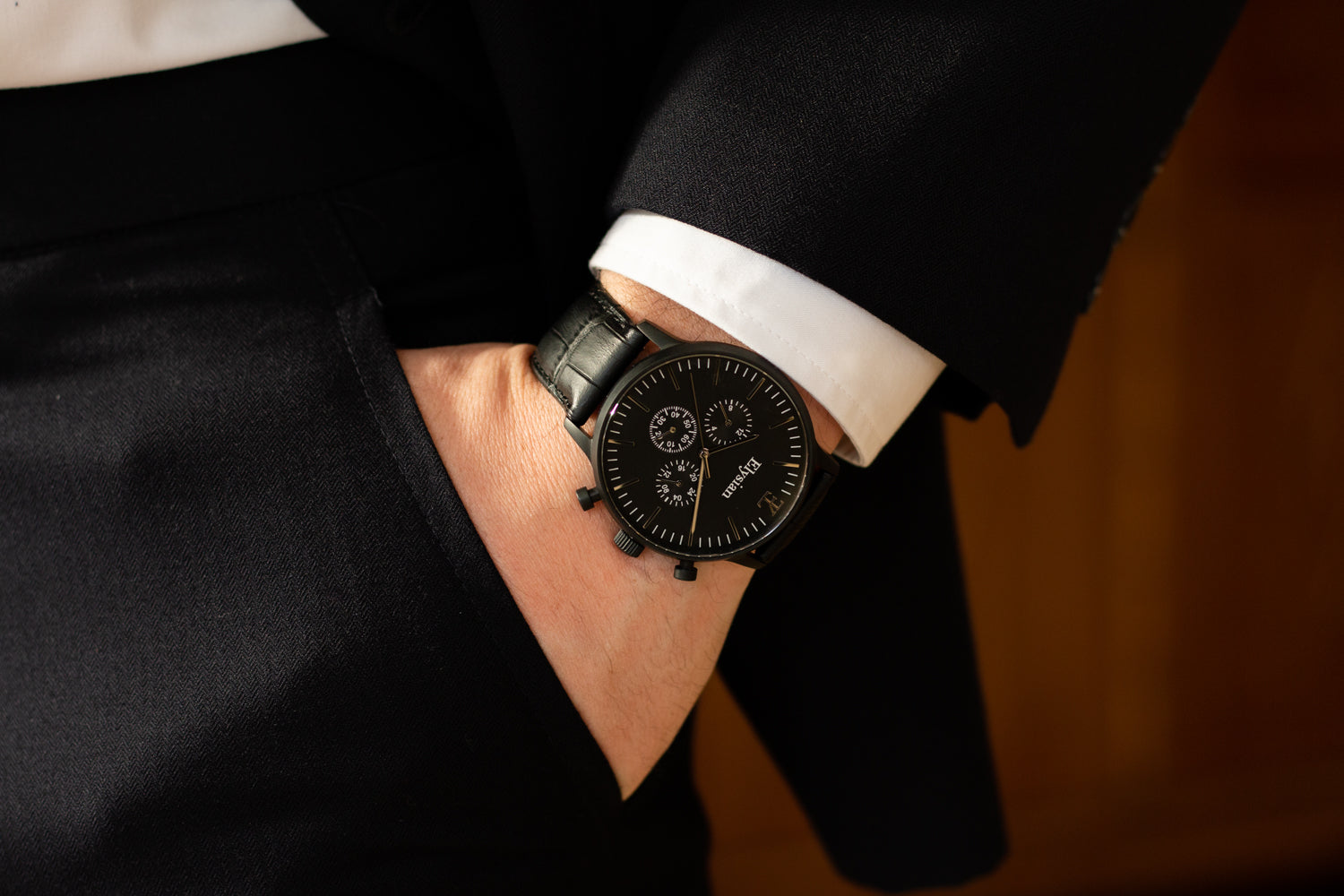 elysian-zwarte-heren-horloge-zwart-plaat-zwart-croco-horlogeband-hand