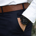 elysian-zwarte-heren-horloge-zwart-plaat-zwart-mesh-horlogeband-ELYWM02130-hand